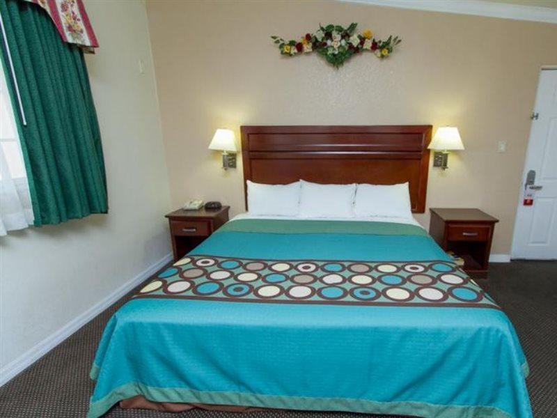 Surestay By Best Western Fresno Central Zewnętrze zdjęcie