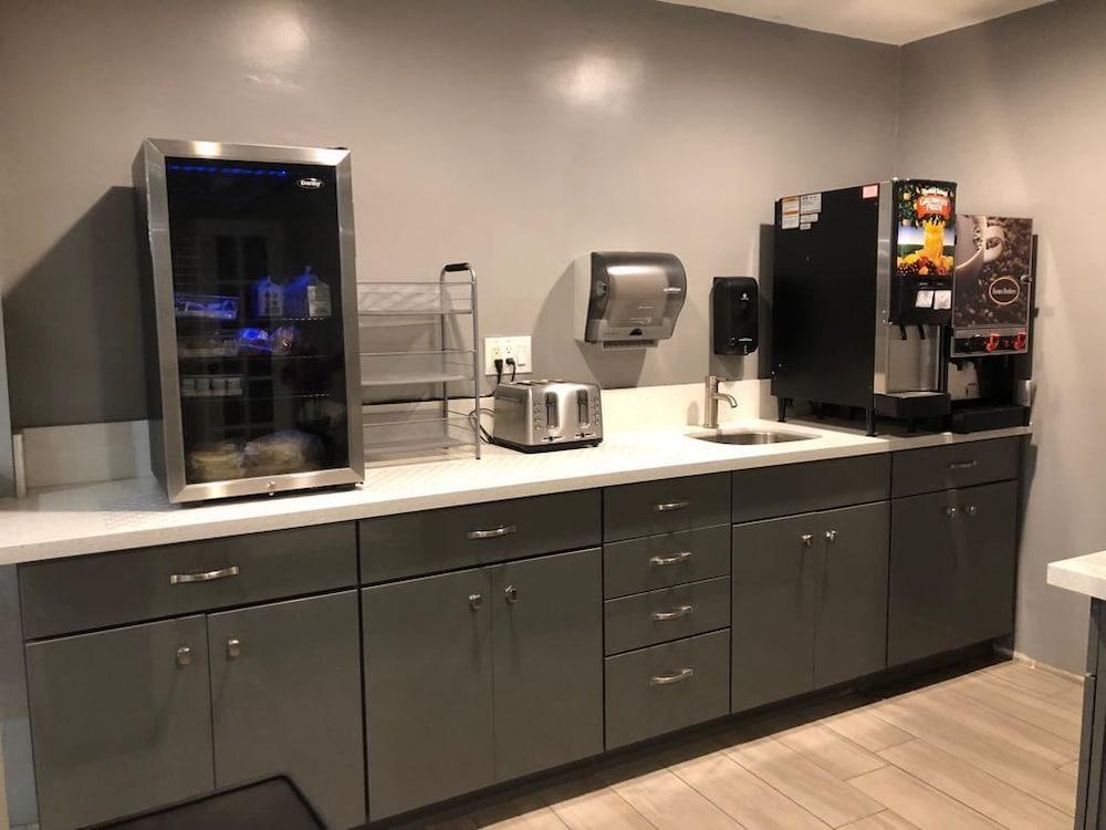 Surestay By Best Western Fresno Central Zewnętrze zdjęcie