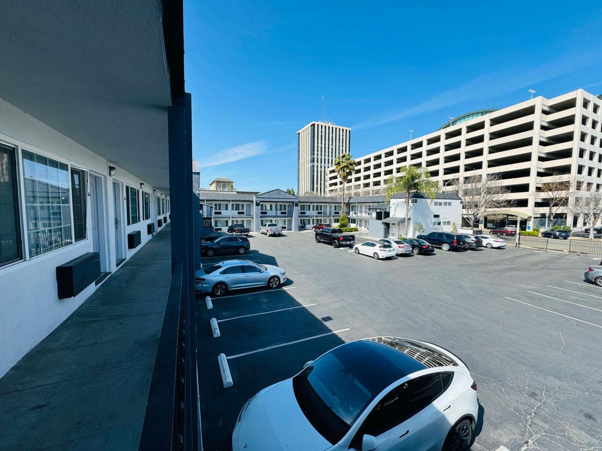 Surestay By Best Western Fresno Central Zewnętrze zdjęcie