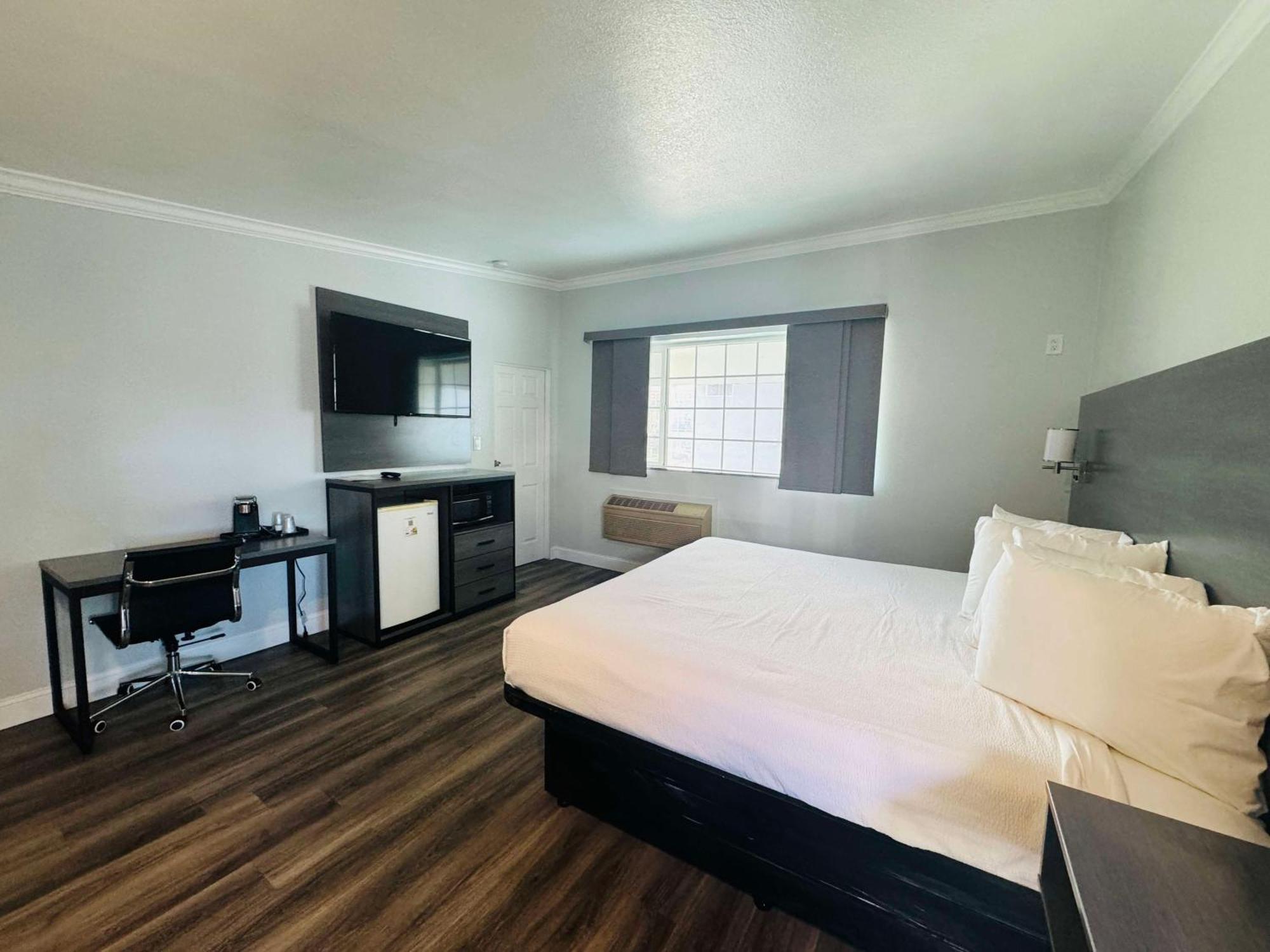 Surestay By Best Western Fresno Central Zewnętrze zdjęcie
