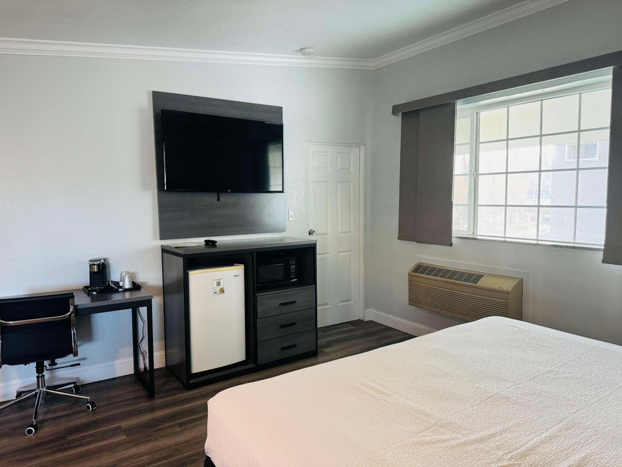 Surestay By Best Western Fresno Central Zewnętrze zdjęcie