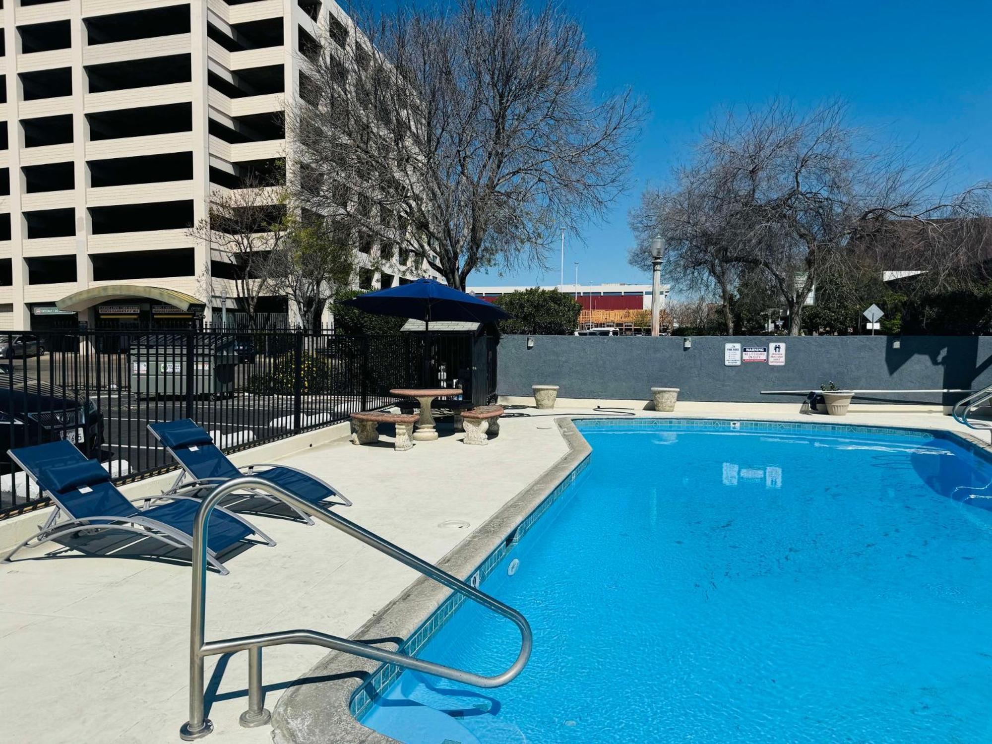 Surestay By Best Western Fresno Central Zewnętrze zdjęcie