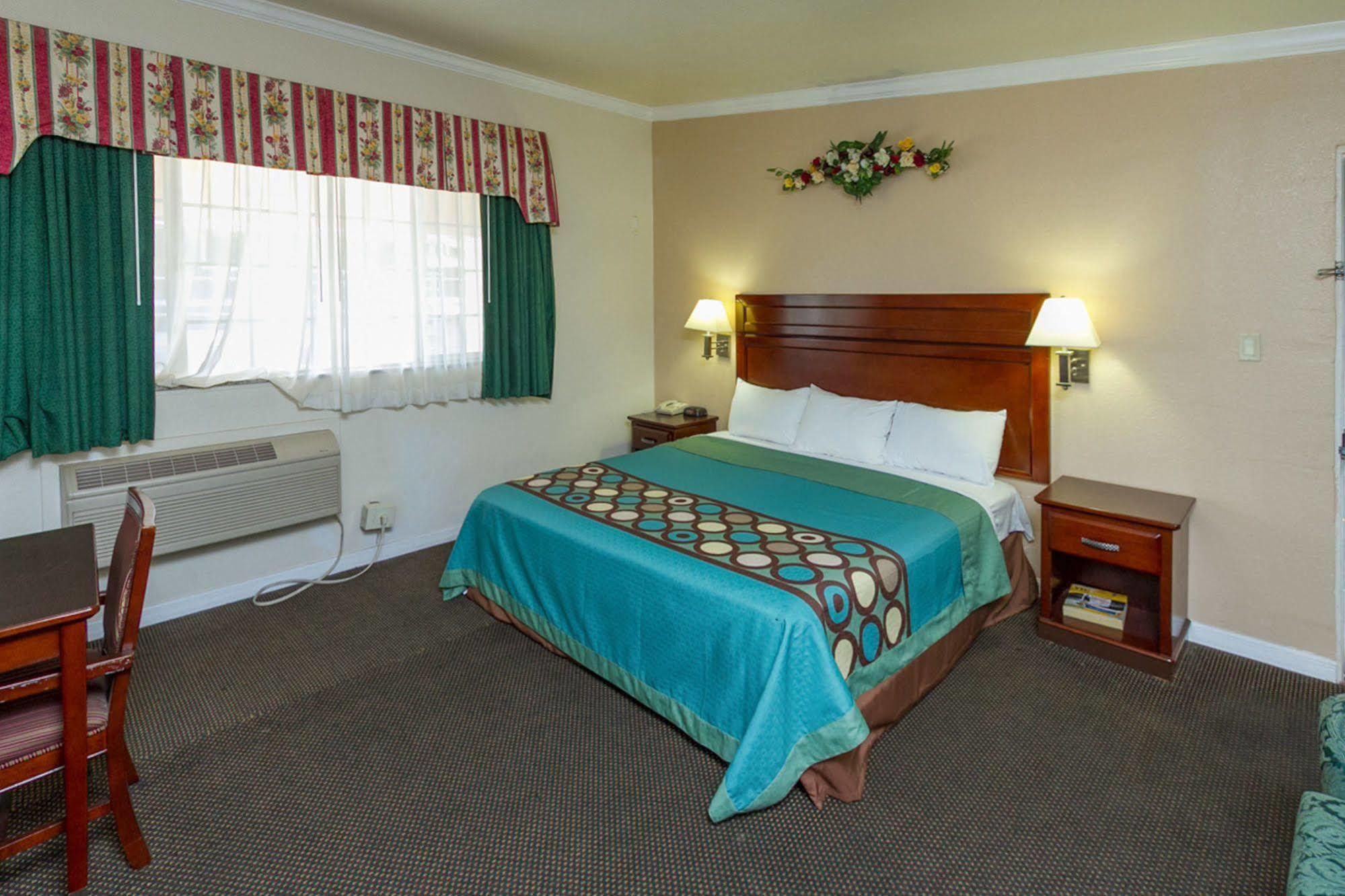 Surestay By Best Western Fresno Central Zewnętrze zdjęcie