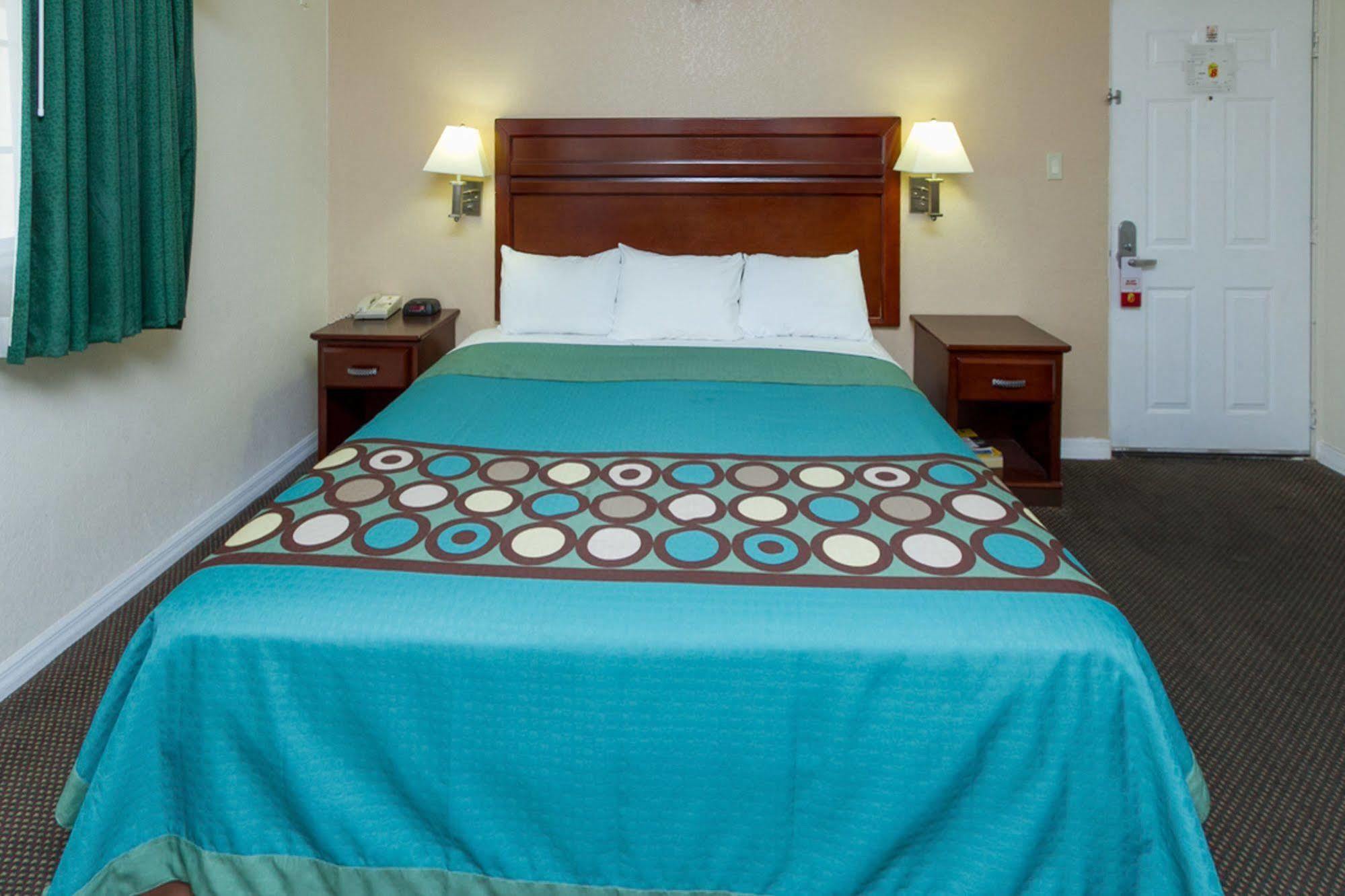 Surestay By Best Western Fresno Central Zewnętrze zdjęcie